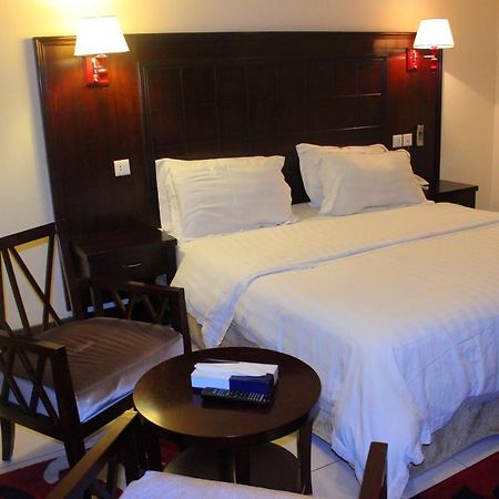 Al Harira Al Motamaiza Furnished Apartment Djedda Buitenkant foto